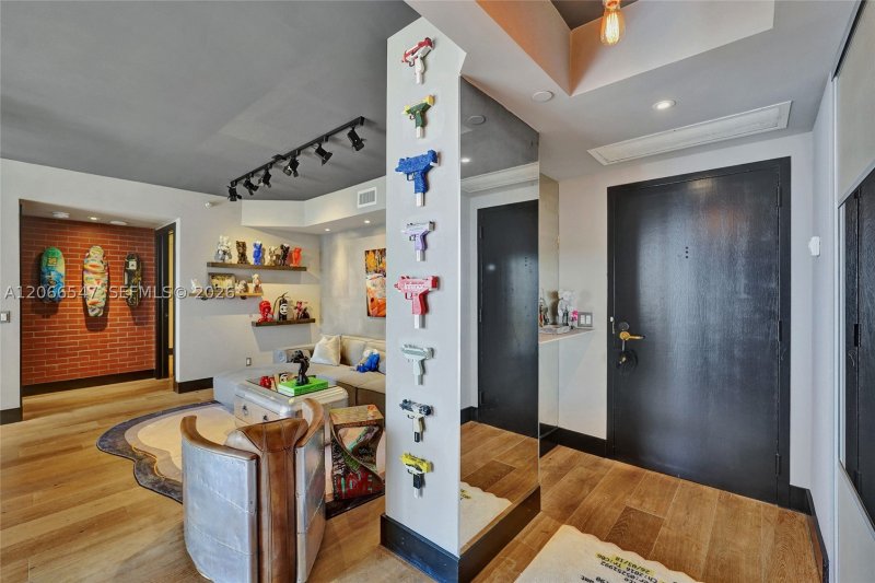 Property photo # 9