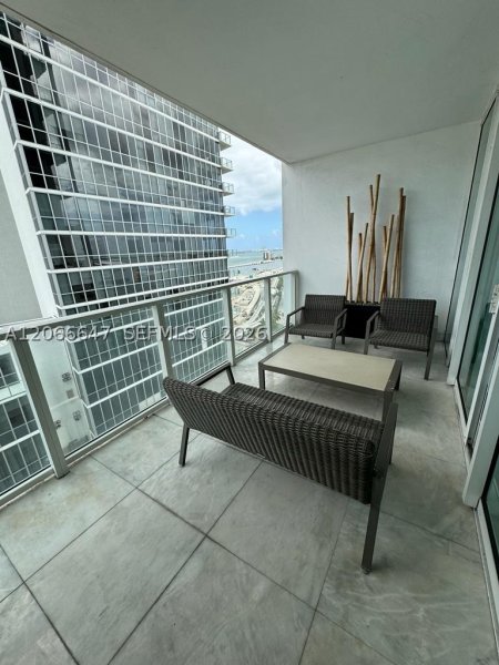 Alquiler de apartamento en Ten Museum Park 1505