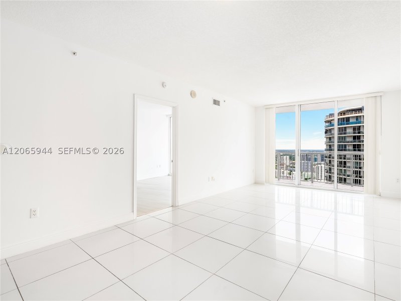 Comprar apartamento no Opera Tower PH-5309