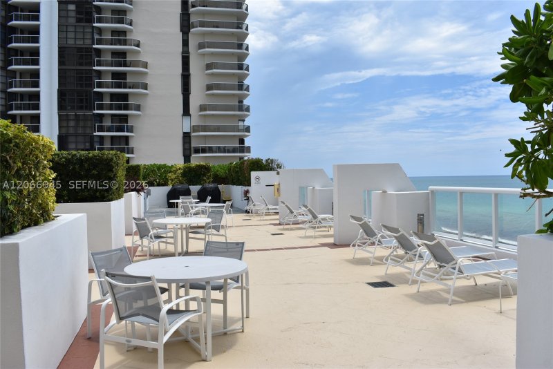 Alquiler de apartamento en Akoya 3804