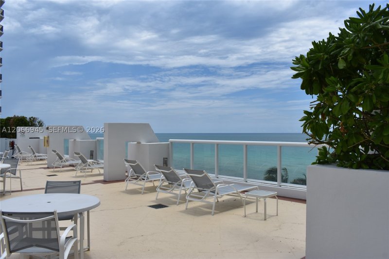 Alquiler de apartamento en Akoya 3804