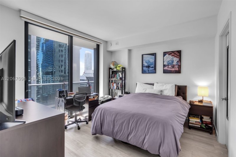 Aluguel de apartamento no Brickell Heights West 2407