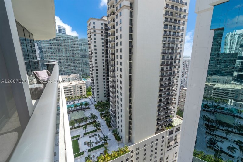 Aluguel de apartamento no Brickell Heights West 2407