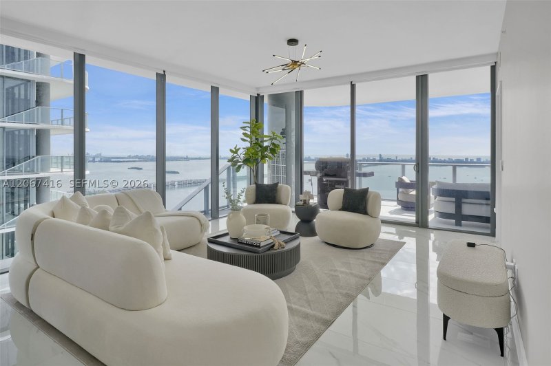 Aluguel de apartamento no Aria Reserve Miami 4701