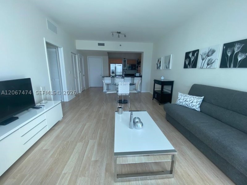 Aluguel de apartamento no The Plaza Tower I 1903