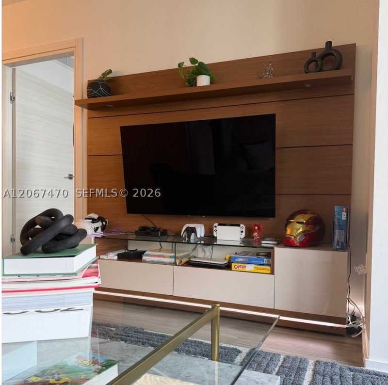 Comprar apartamento no SLS Lux Brickell 2410