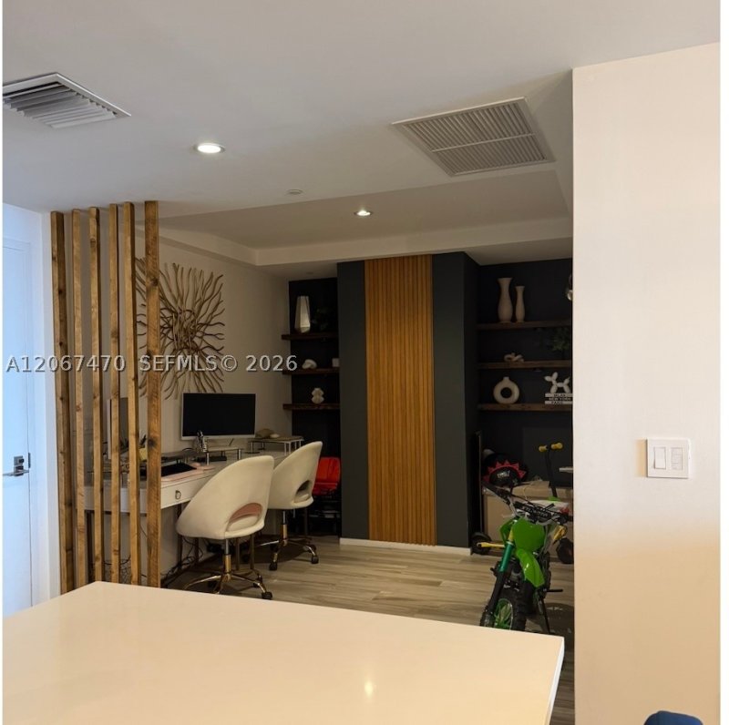 Comprar apartamento no SLS Lux Brickell 2410