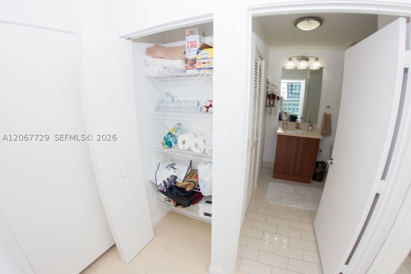 Aluguel de apartamento no Axis on Brickell South Tower 3704-S