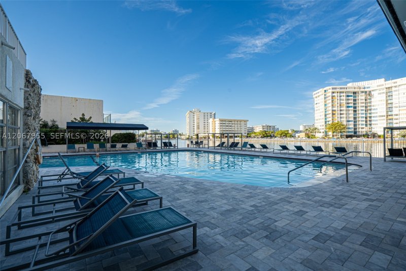 Condo for sale at Plaza Towers South 1509