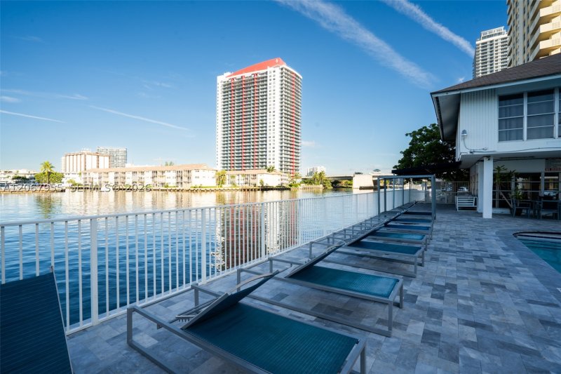 Condo for sale at Plaza Towers South 1509
