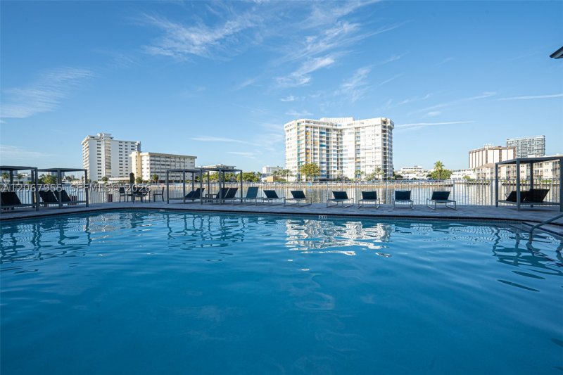 Condo for sale at Plaza Towers South 1509