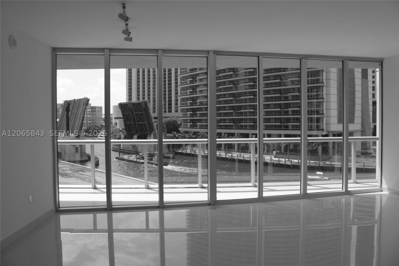 Comprar apartamento no Icon Brickell Tower I 502