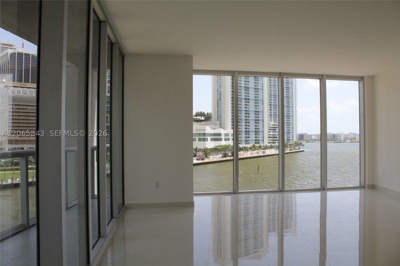 Comprar apartamento no Icon Brickell Tower I 502