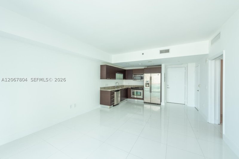 Aluguel de apartamento no The Plaza Tower I 2208