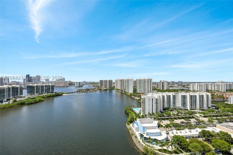 Comprar apartamento no Hidden Bay 2813