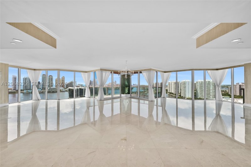 Comprar apartamento no Hidden Bay 2813