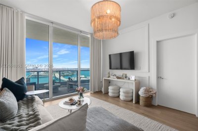 900 Biscayne Apt #3103