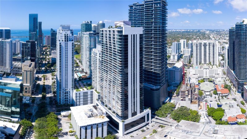 1010 Brickell Apt #3905