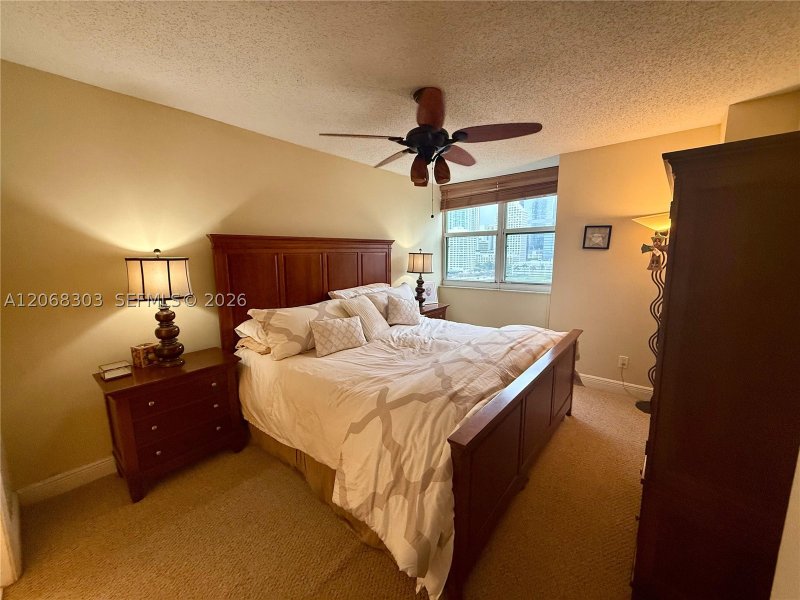 Apartment for rent at Isola Brickell Key 1101