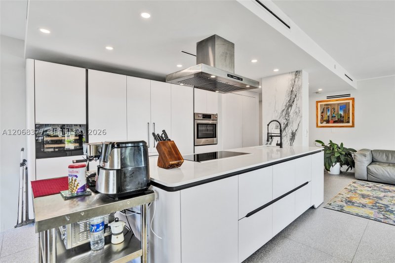Condo for sale at Brickell Key One A1015