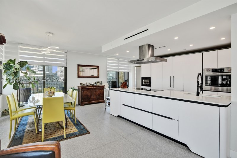 Condo for sale at Brickell Key One A1015