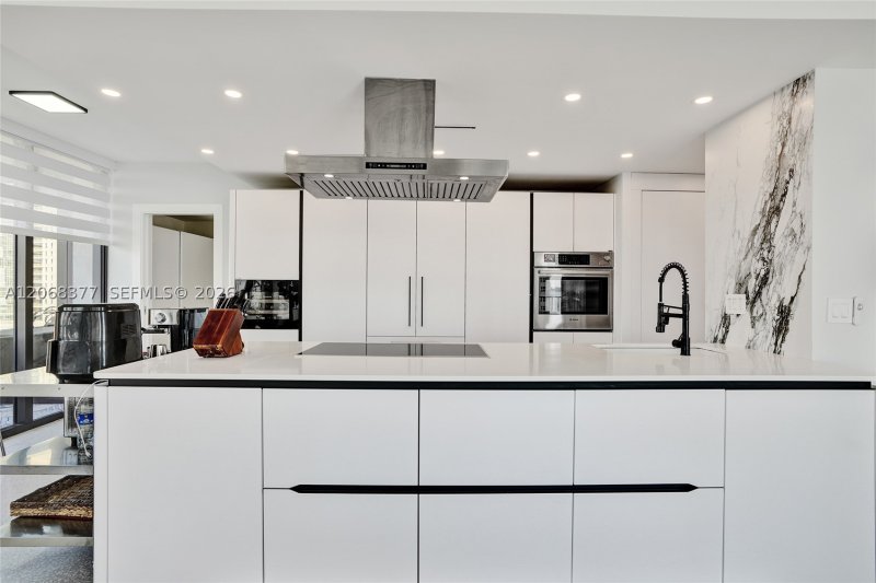Condo for sale at Brickell Key One A1015
