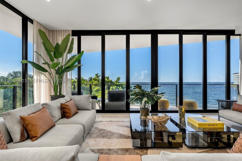 Comprar apartamento no The Fairchild Coconut Grove 302