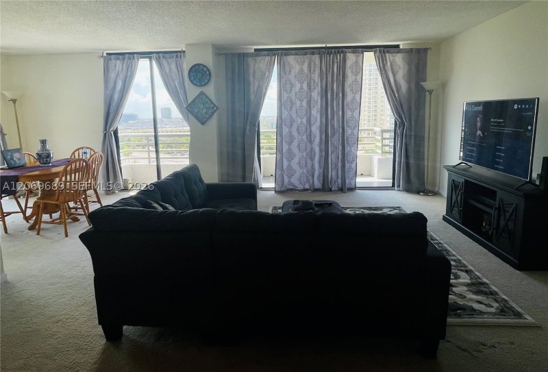 Alquiler de apartamento en Parc Central Aventura 1101