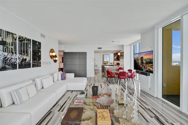 Property photo # 11