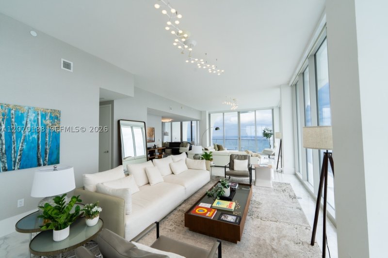 Alquiler de apartamento en Jade Signature 4201