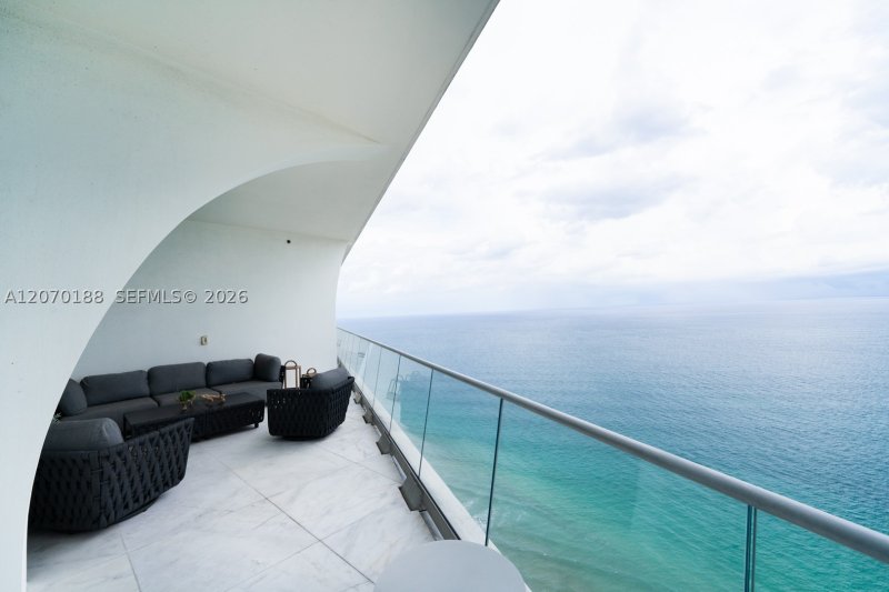 Alquiler de apartamento en Jade Signature 4201