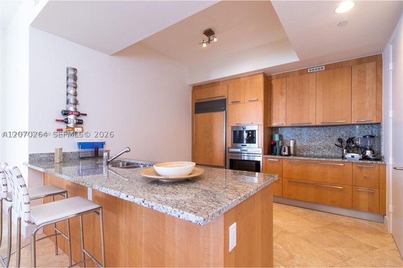 Aluguel de apartamento no Trump Tower Three 2103