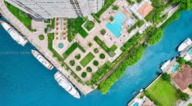 Comprar apartamento no 1000 Williams Island 1710
