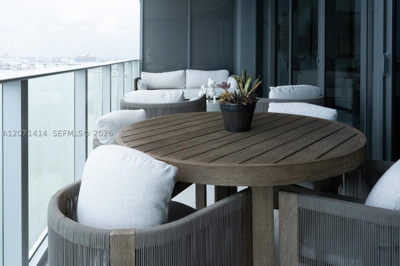 Comprar apartamento en Aria Reserve Miami 1506