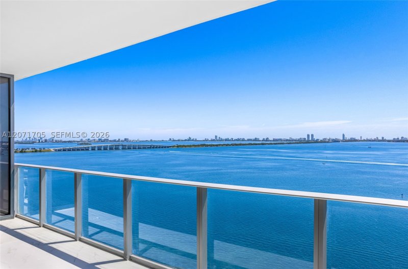 Alquiler de apartamento en Aria Reserve Miami 1107