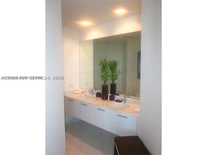 Comprar apartamento en 500 Brickell West Tower 4102