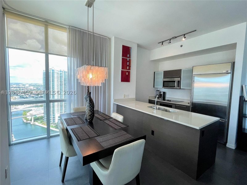 Comprar apartamento en 500 Brickell West Tower 4102