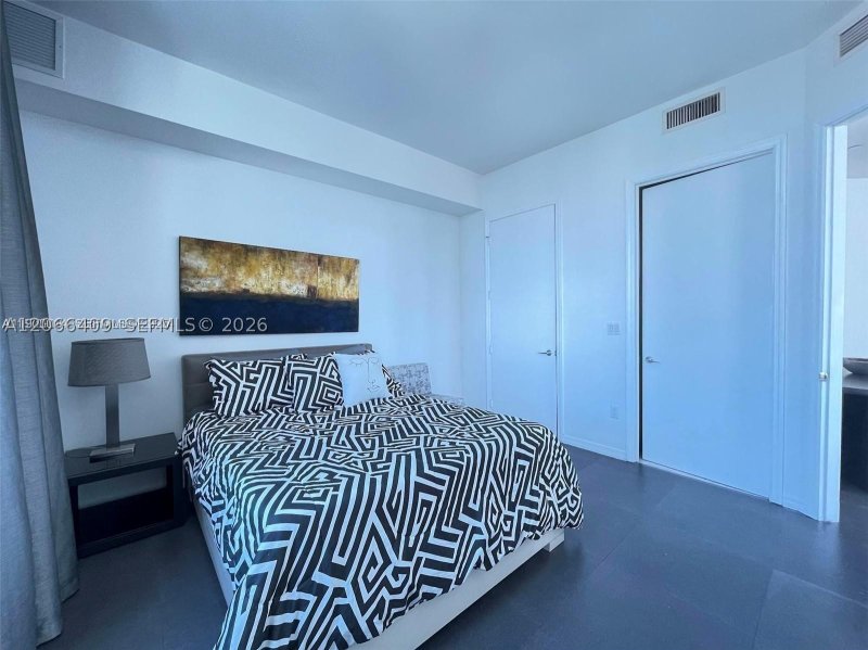 Comprar apartamento en 500 Brickell West Tower 4102