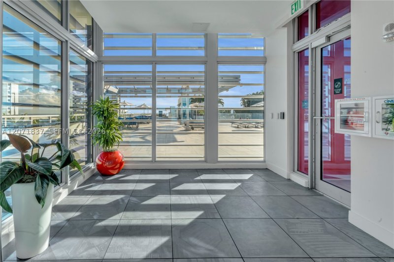 Comprar apartamento no Costa Hollywood S603