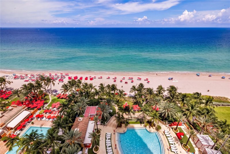 Apartment for rent at Mansions at Acqualina 1201