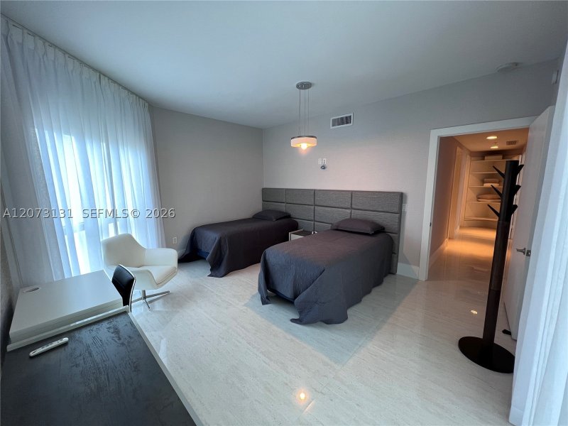 Comprar apartamento no Marina Palms Yacht Club 1402
