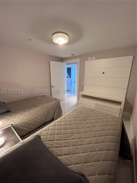 Comprar apartamento no Marina Palms Yacht Club 1402