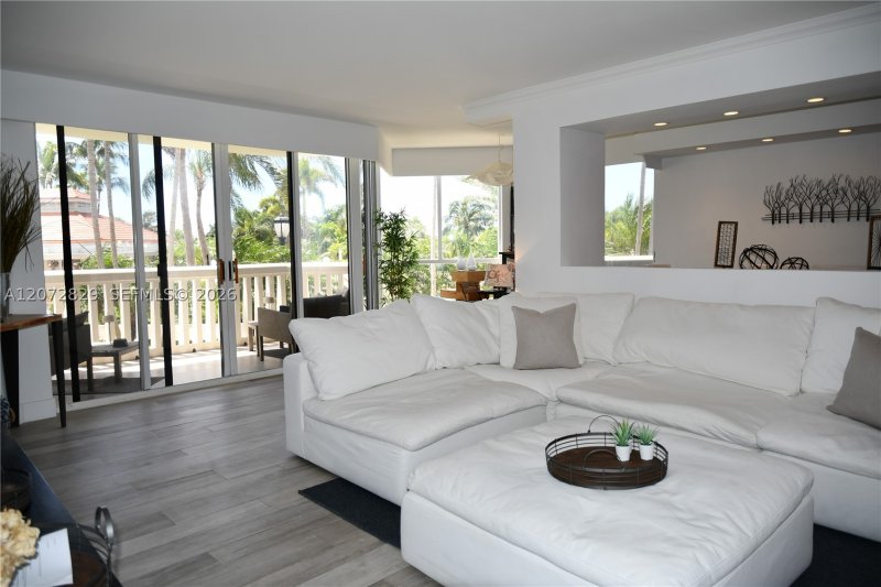1000 Williams Island Apt #303