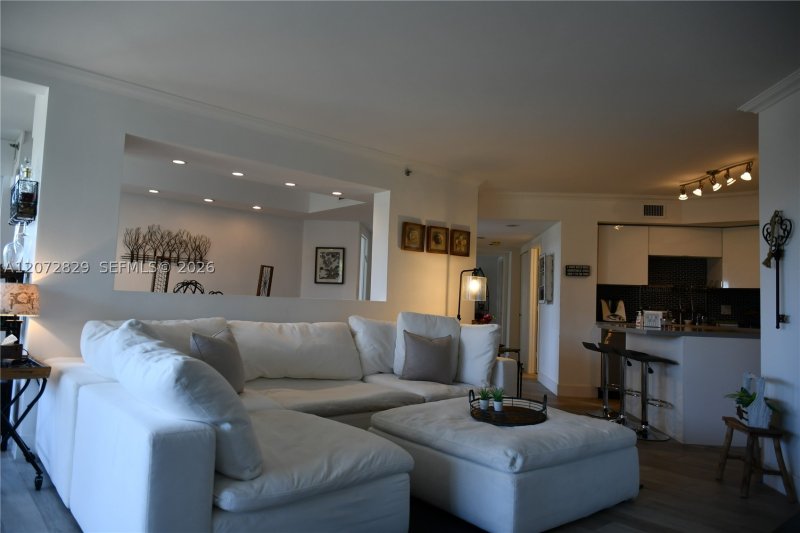 Comprar apartamento no 1000 Williams Island 303
