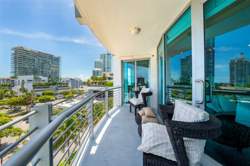 Condo for sale at Cosmopolitan 1709