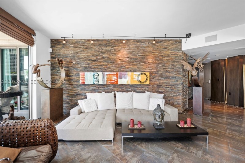 Condo for sale at Cosmopolitan 1709