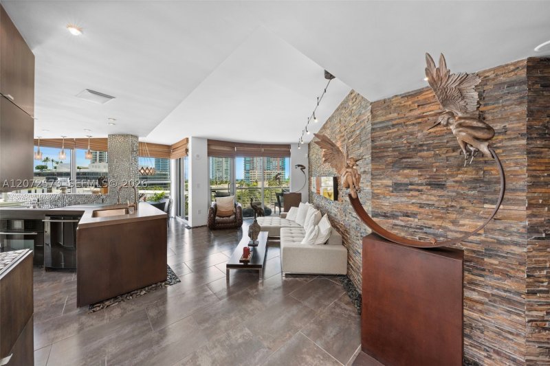 Condo for sale at Cosmopolitan 1709