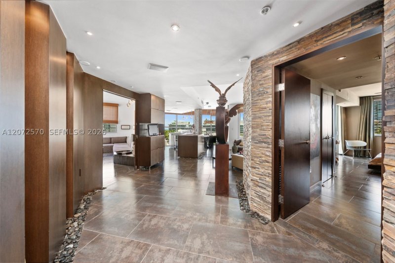 Condo for sale at Cosmopolitan 1709