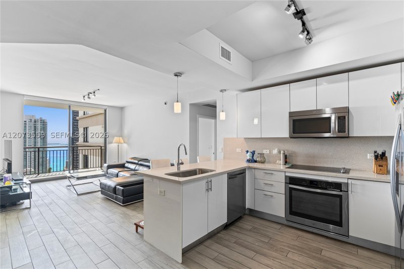Property photo # 6