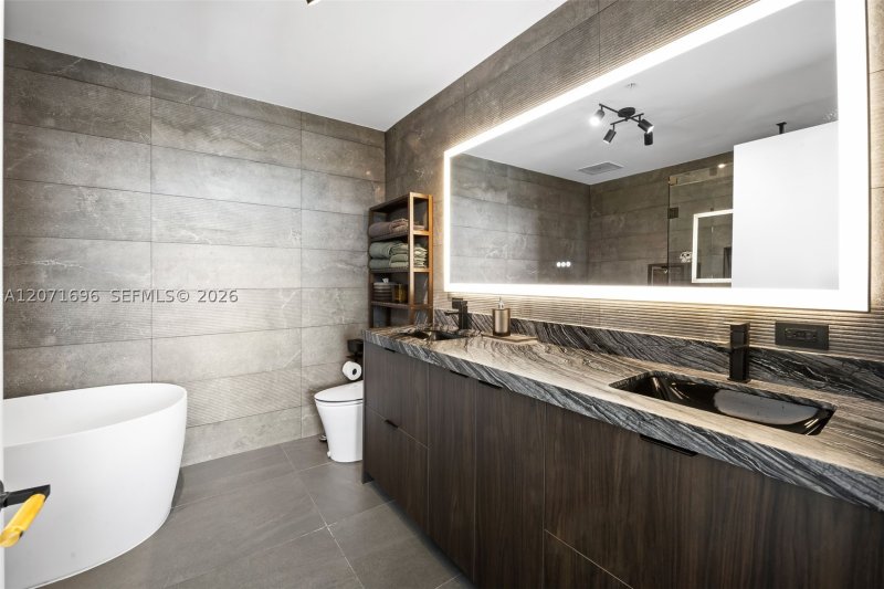 Comprar apartamento en Midtown Miami 2 PH102